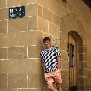 Meet your Posher, Tomas